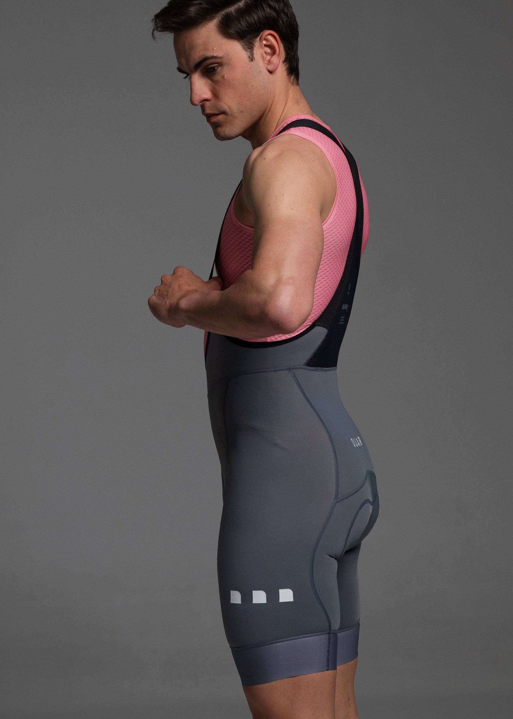 GREY PIXEL JERSEY + TITANIUM BIBS + WHITE/GREY SOCKS