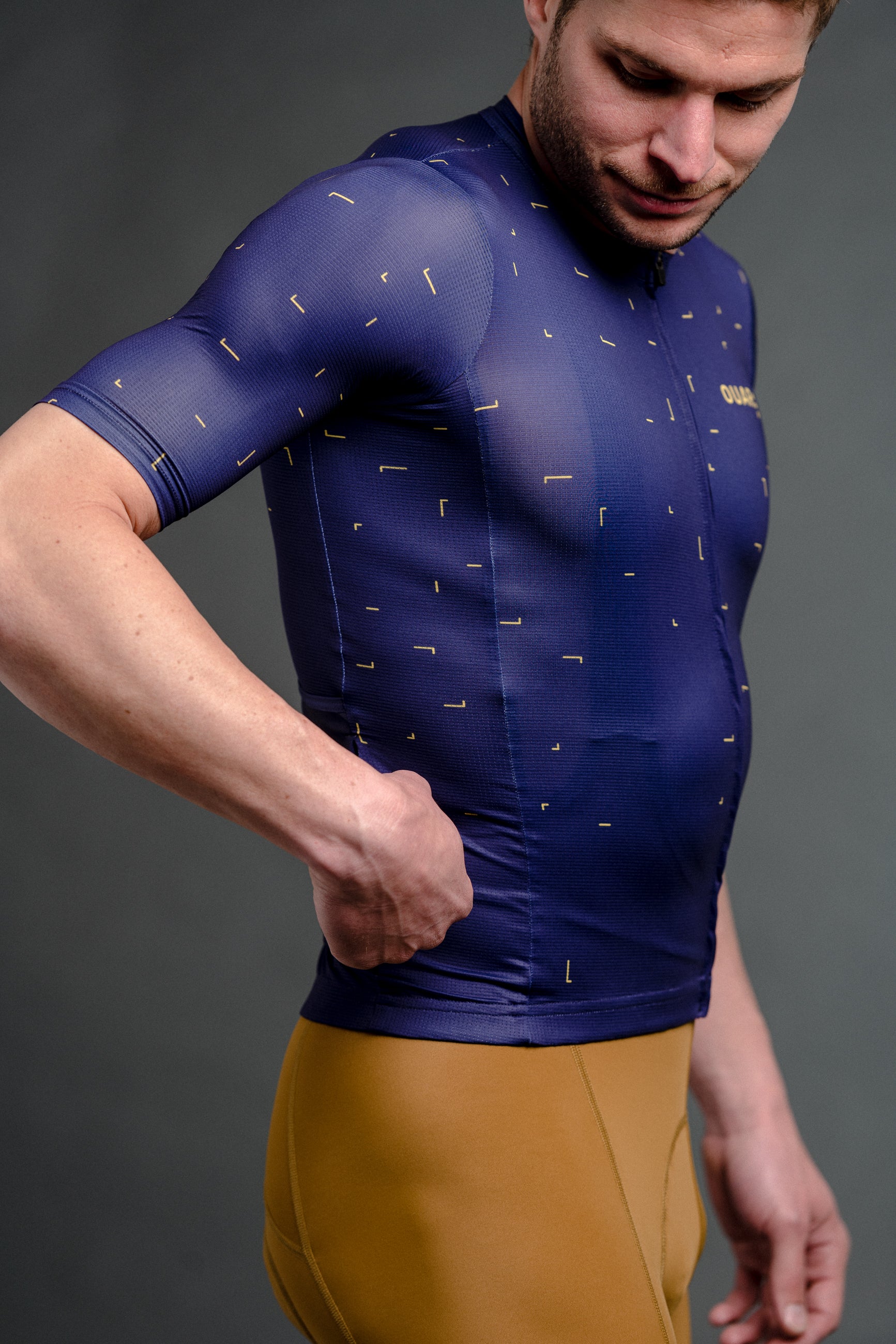 CLEAR NIGHT - SIGNATURE Neon Jersey Man