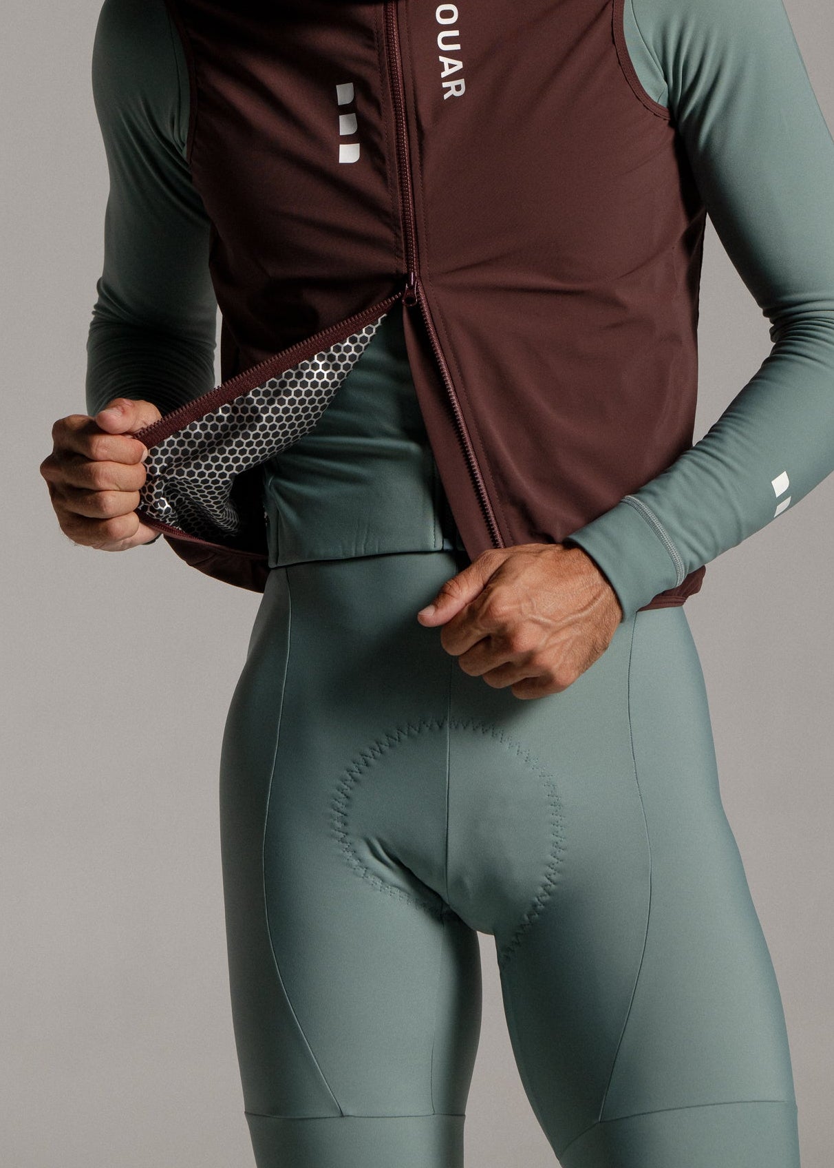 JUNGLE LS JERSEY + EUCALYPTO LONG BIBS + DARK OAK GILET + NECK WARMER