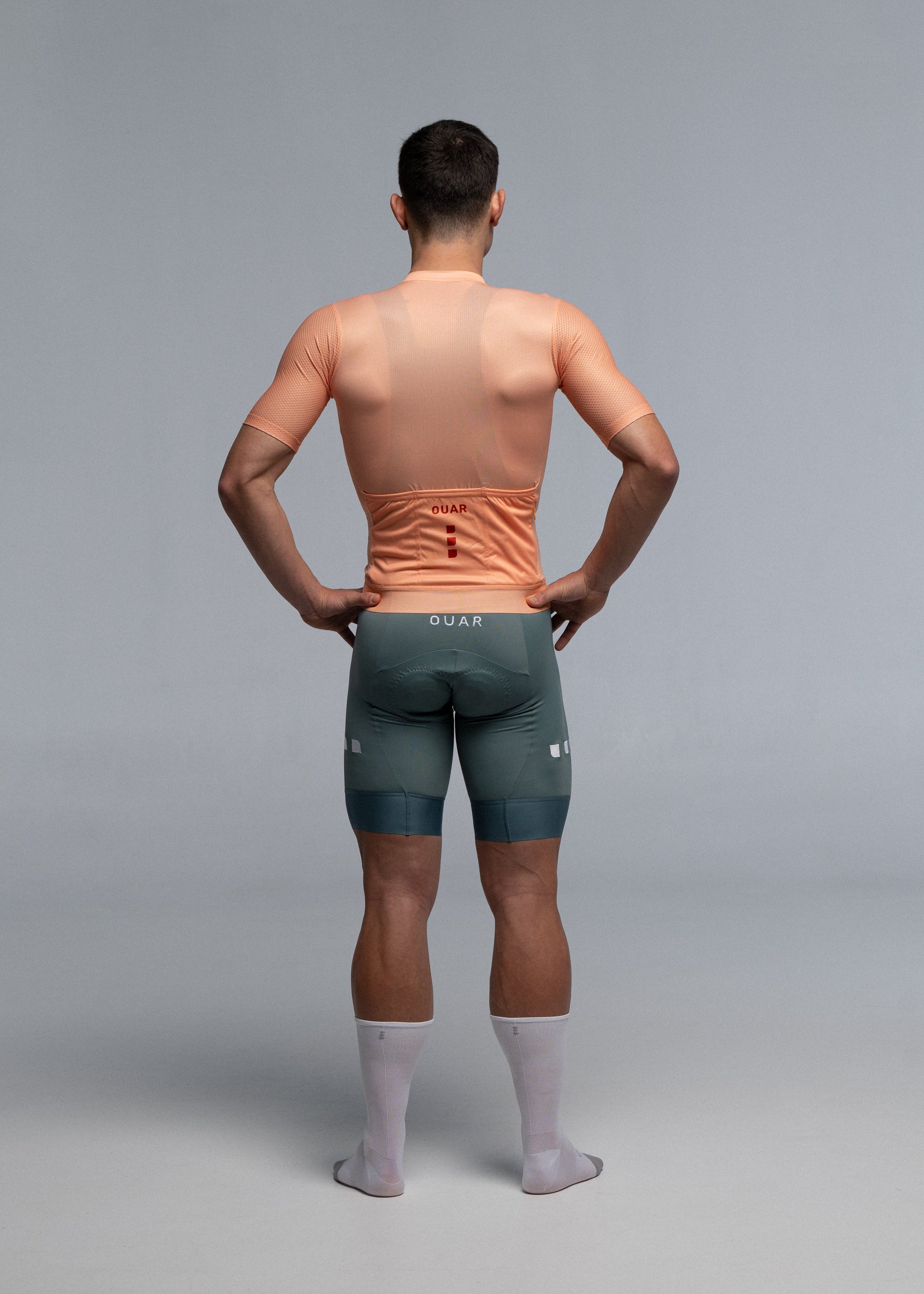 PEACH JERSEY + EUCALYPTO BIBS + WHITE/GREY SOCKS