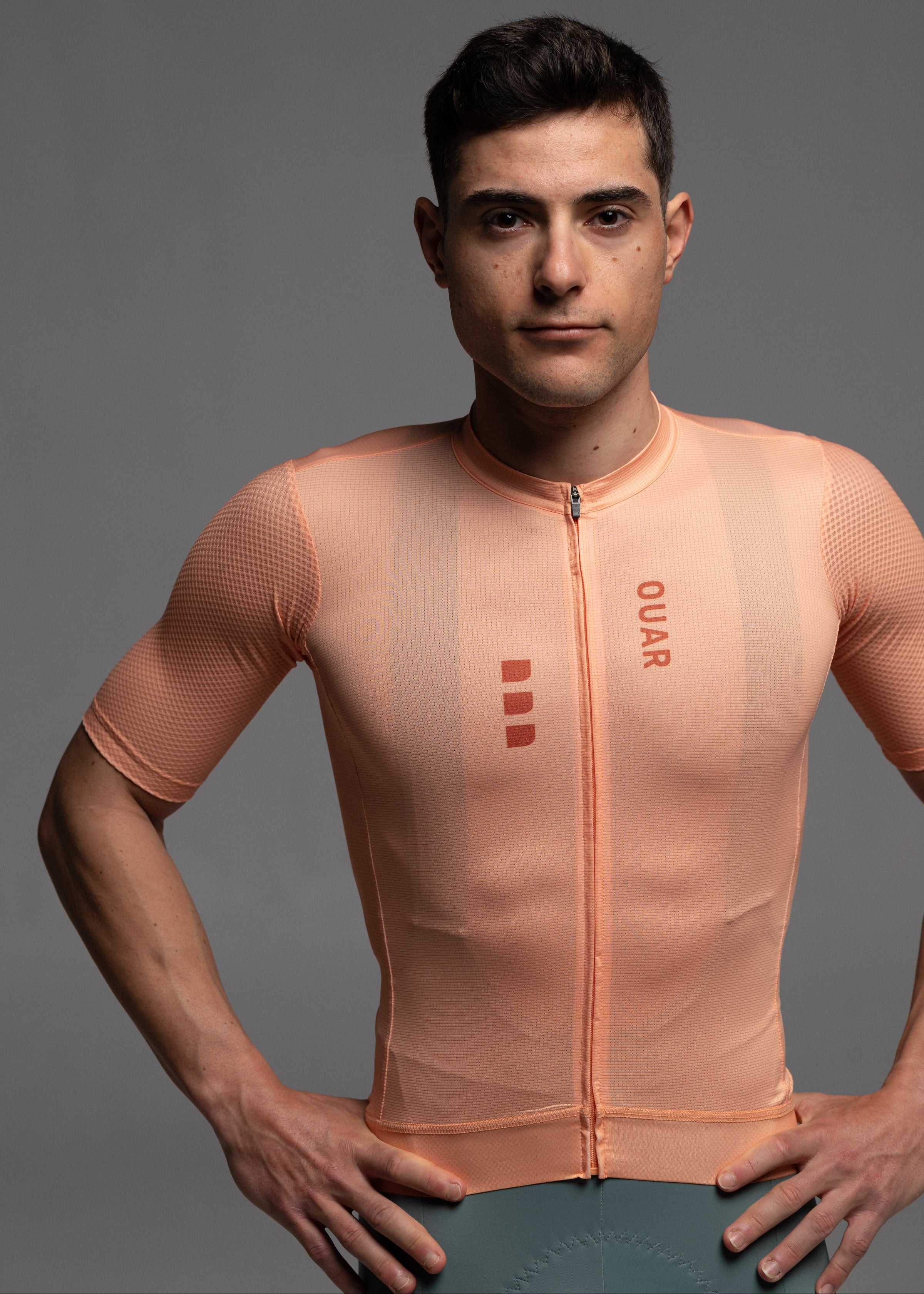 PEACH JERSEY + EUCALYPTO BIBS + WHITE/GREY SOCKS