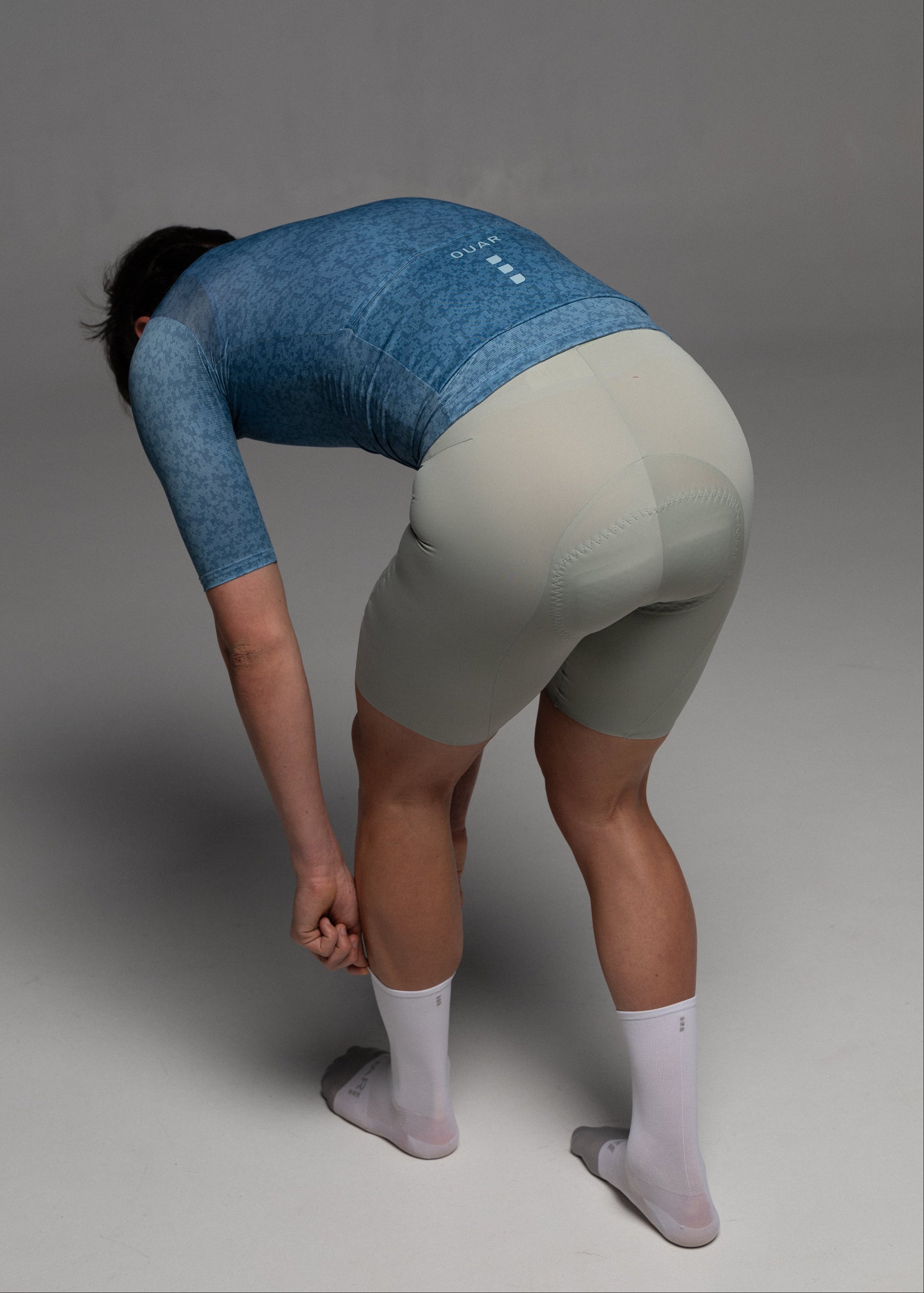 STEEL BLUE JERSEY + WARM GREY BIBS + WHITE/AQUA SOCKS