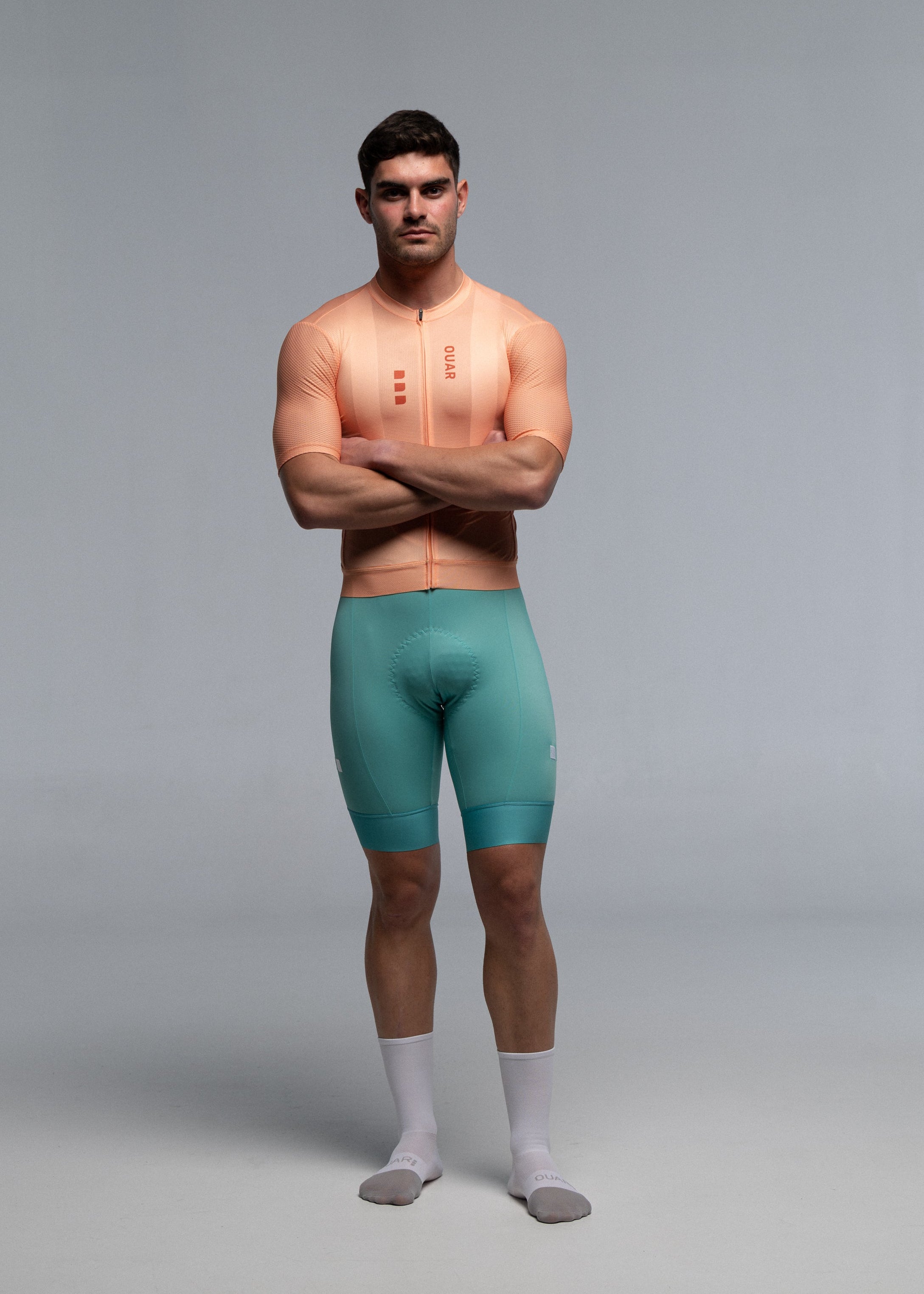 PEACH JERSEY + AQUAMARINE BIBS +`WHITE/GREY SOCKS