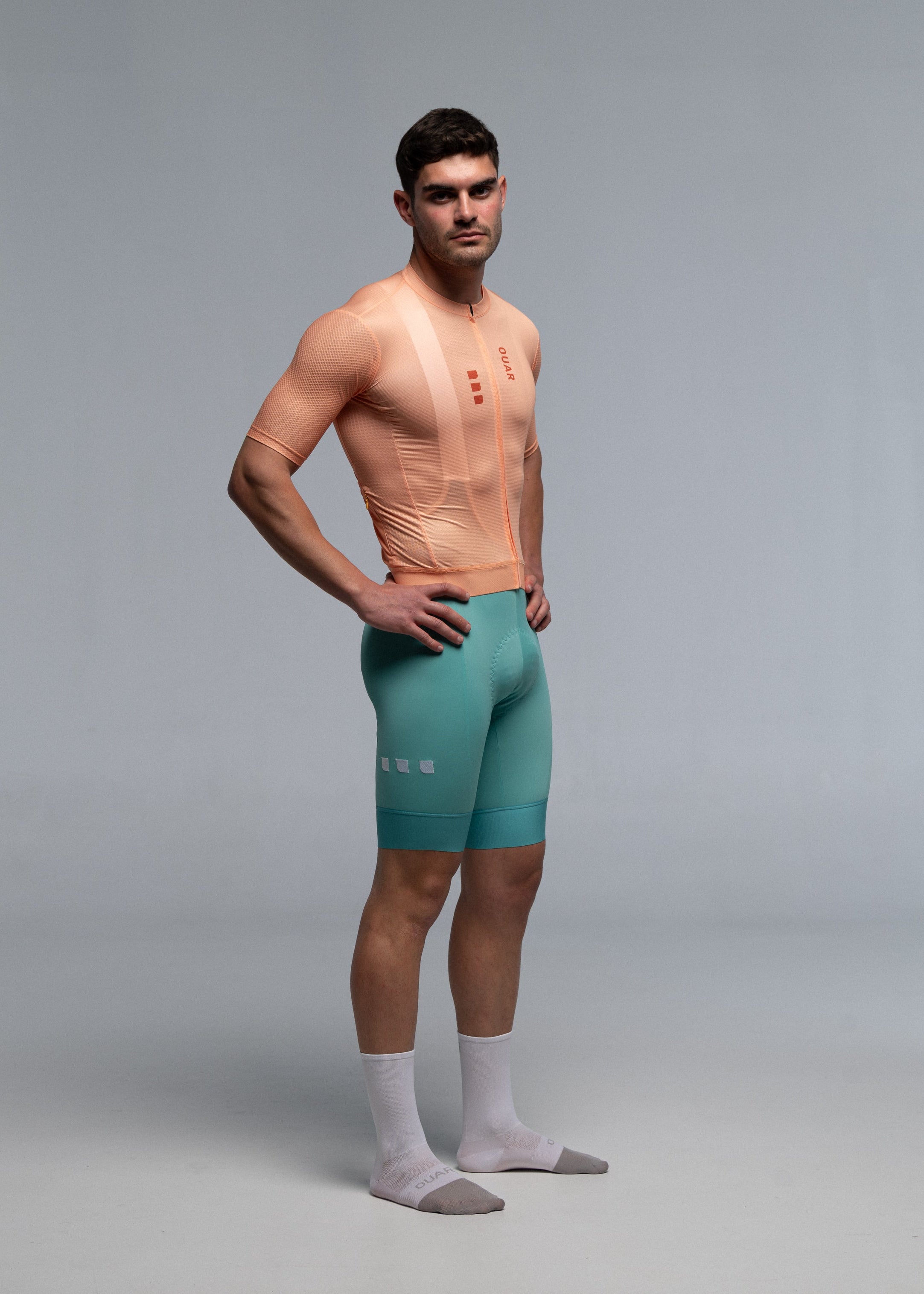 PEACH JERSEY + AQUAMARINE BIBS +`WHITE/GREY SOCKS