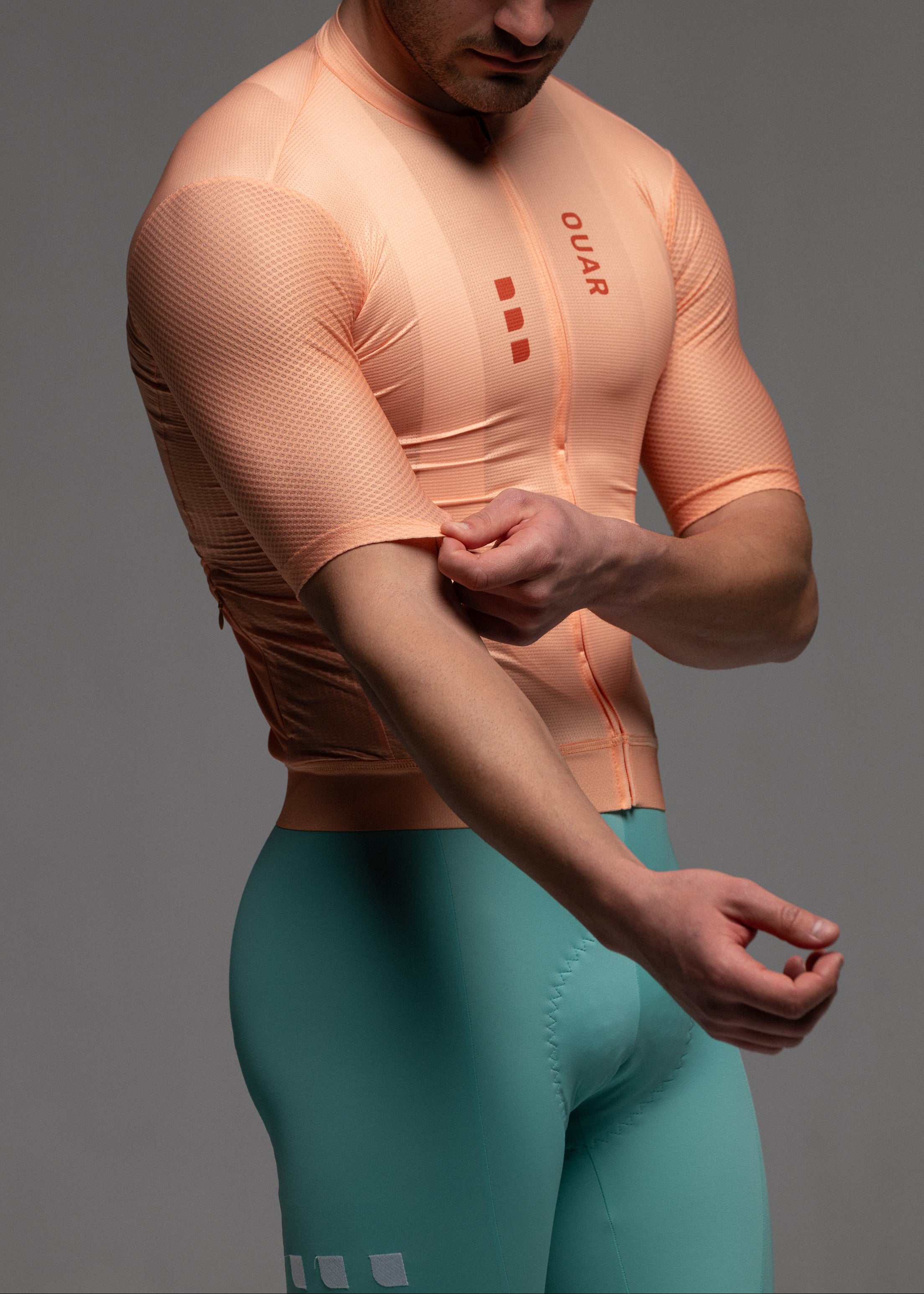 PEACH JERSEY + AQUAMARINE BIBS +`WHITE/GREY SOCKS