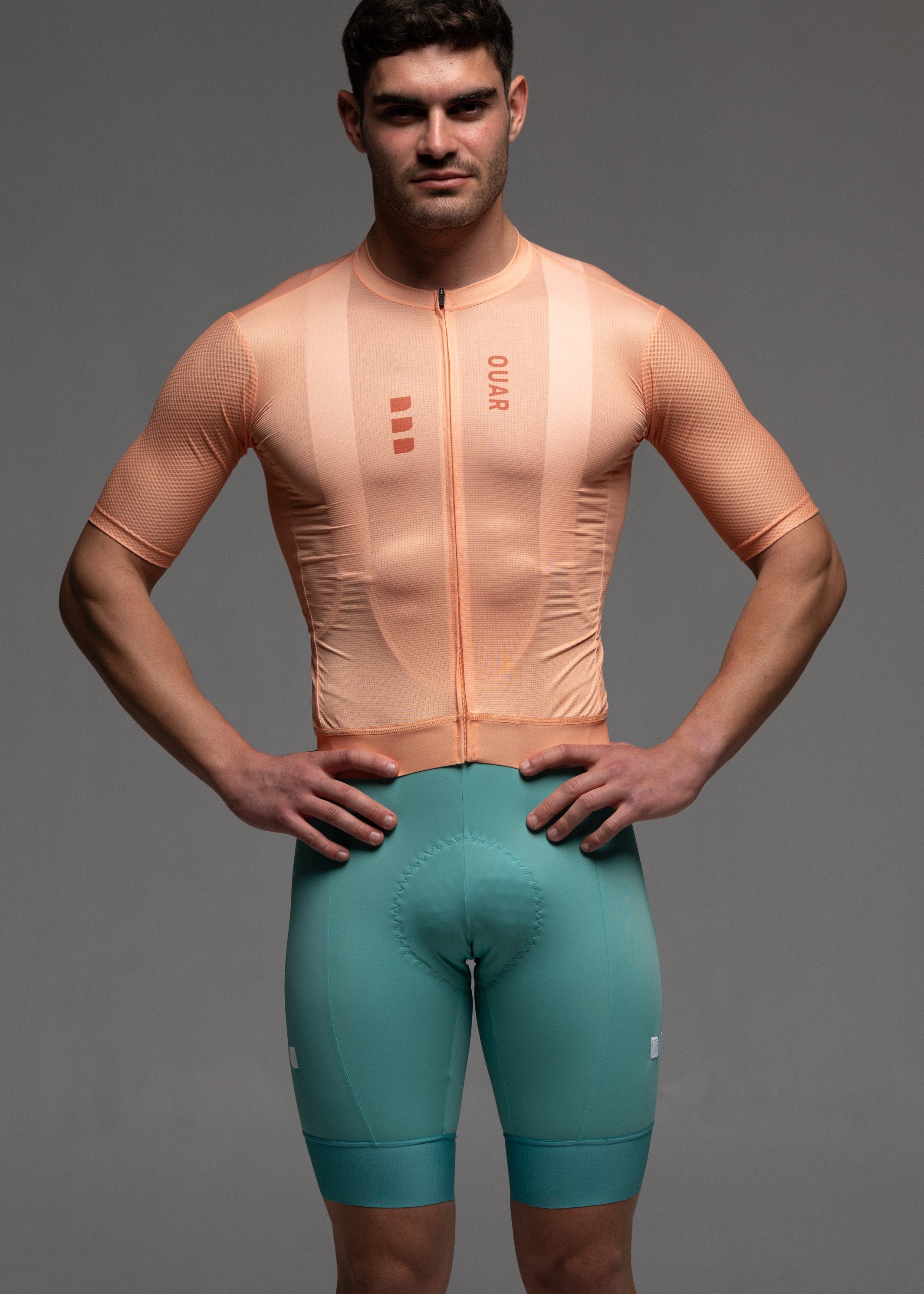PEACH JERSEY + AQUAMARINE BIBS +`WHITE/GREY SOCKS