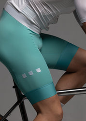 DIZZY WHITE JERSEY + AQUAMARINE BIBS + WHITE/GREY SOCKS