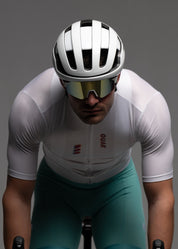 DIZZY WHITE JERSEY + AQUAMARINE BIBS + WHITE/GREY SOCKS