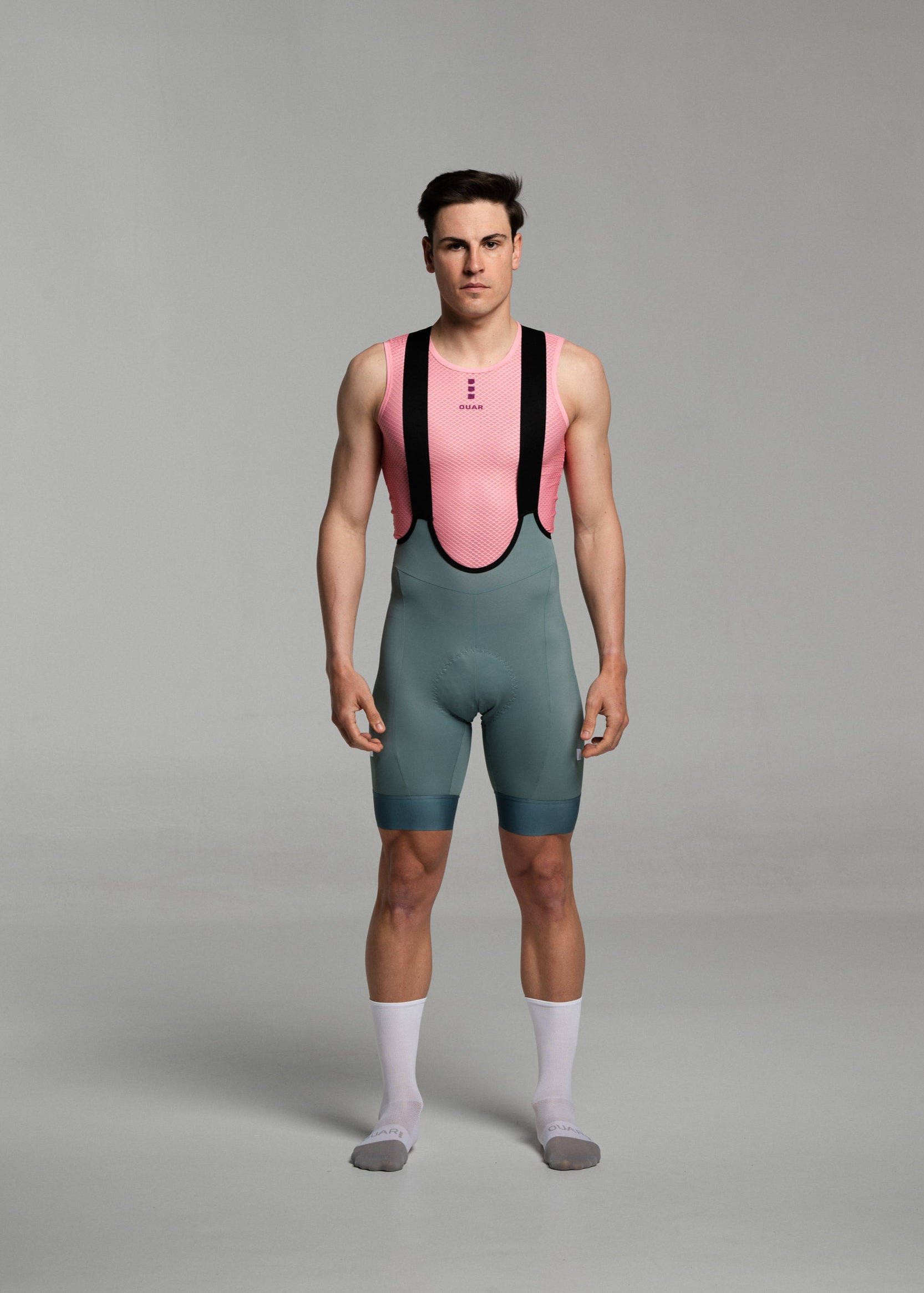 PINK PIXEL JERSEY + EUCALYPTO BIBS + WHITE/GREY SOCKS