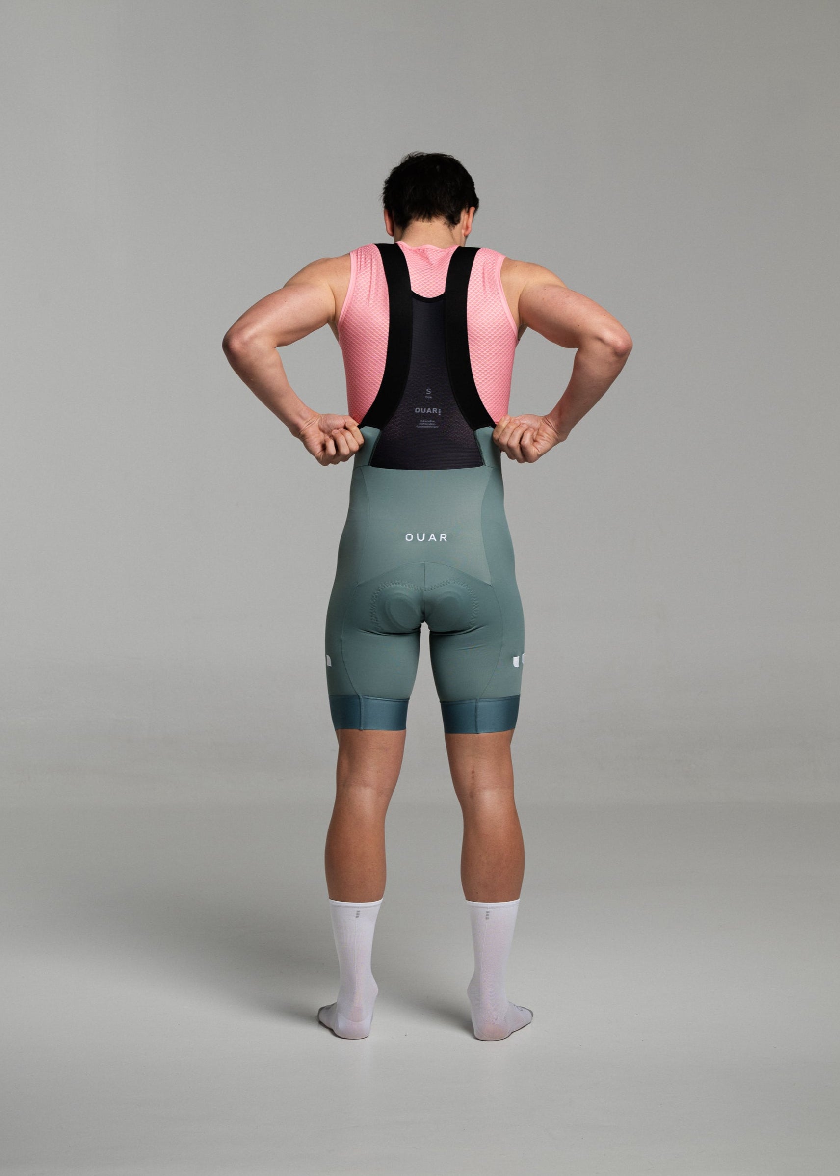 PINK PIXEL JERSEY + EUCALYPTO BIBS + WHITE/GREY SOCKS