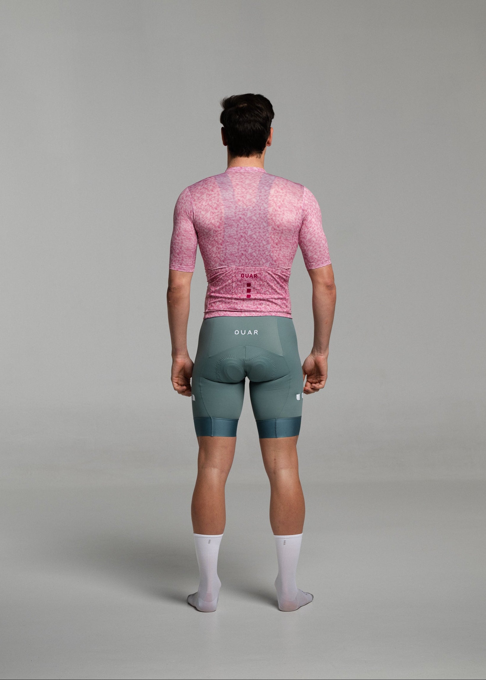PINK PIXEL JERSEY + EUCALYPTO BIBS + WHITE/GREY SOCKS