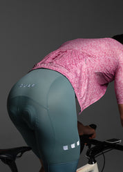 PINK PIXEL JERSEY + EUCALYPTO BIBS + WHITE/GREY SOCKS