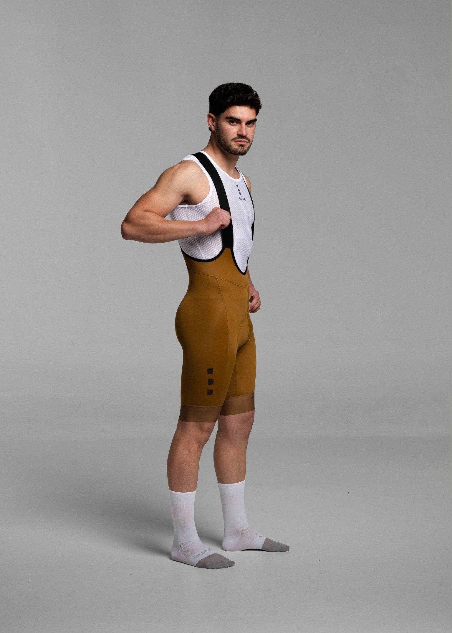 SAND JERSEY + TERROIR BIBS + WHITE/GREY SOCKS