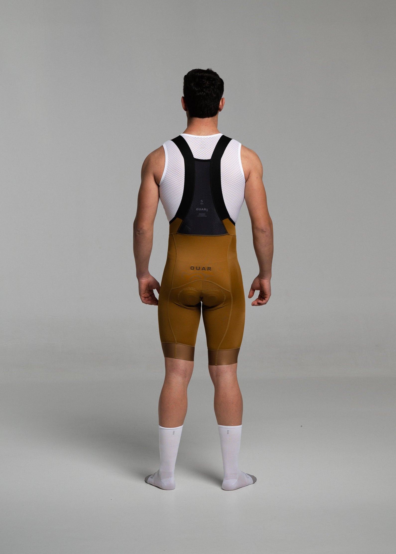 SAND JERSEY + TERROIR BIBS + WHITE/GREY SOCKS