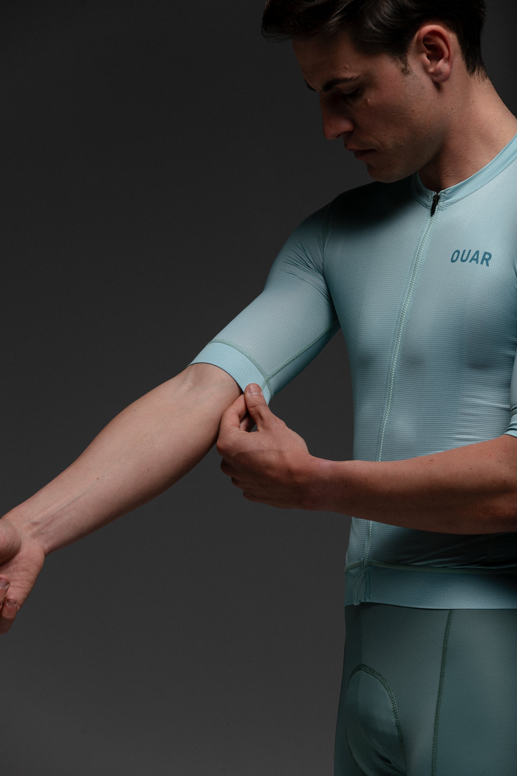 DUSTY MOSS JERSEY + EUCALYPTO BIBS + WHITE/GREY SOCKS