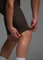 SAND JERSEY + COCOA BIBS + WHITE/GREY SOCKS
