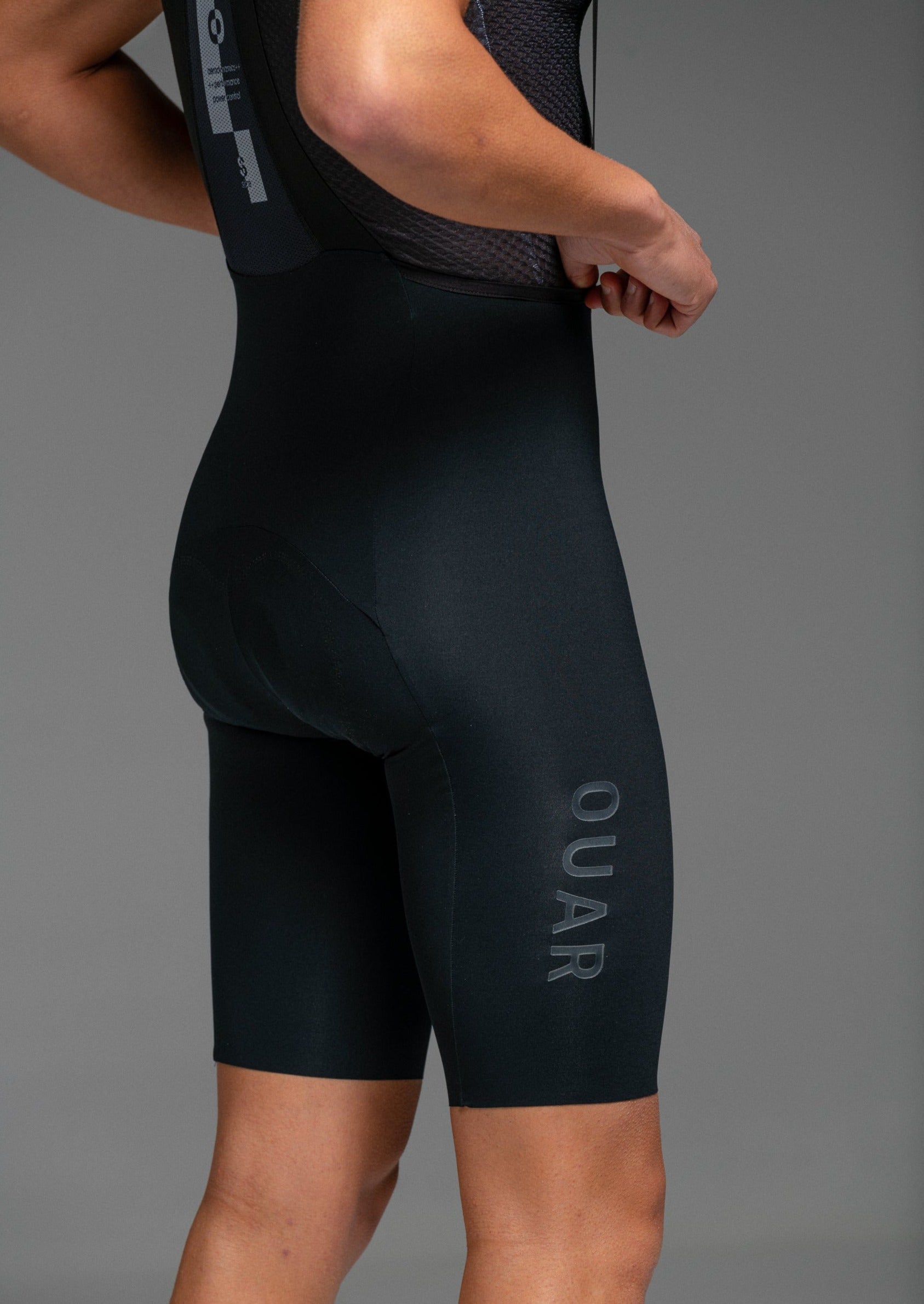 YOLK JERSEY + PURE BLACK AERYS BIBS + BLACK/GREY SOCKS