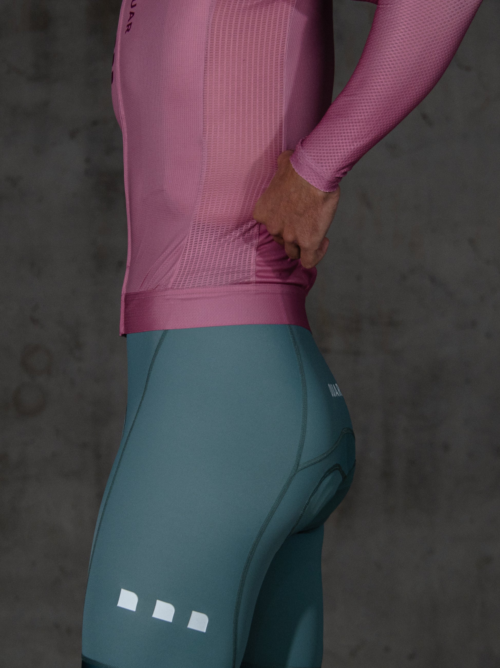 DUSTY CHERRY LS JERSEY + EUCALYPTO BIBS + WHITE/AQUA SOCKS