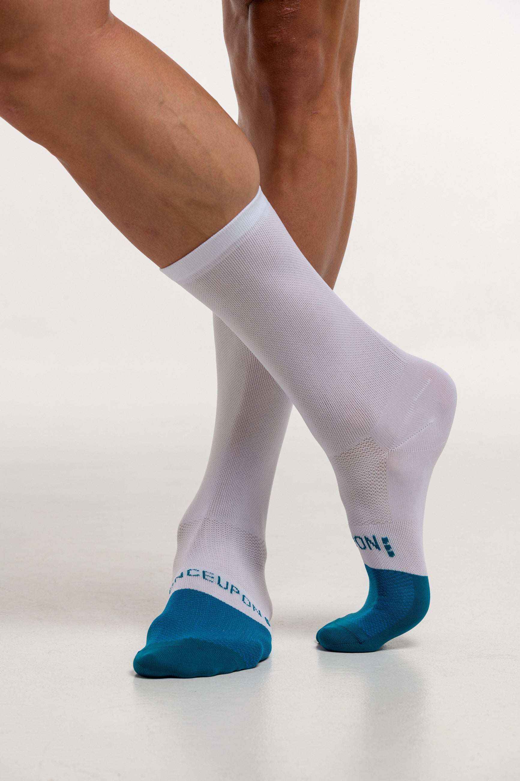 WHITE/AQUA - EVO Socks FREE